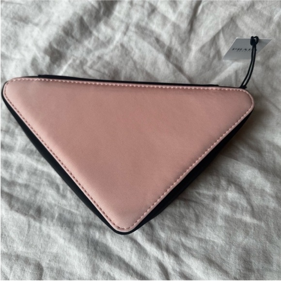 Prada Beauty Pink And Black
Triangle Pouch/Cosmetic Bag New
With Tags! - Picture 3 of 7